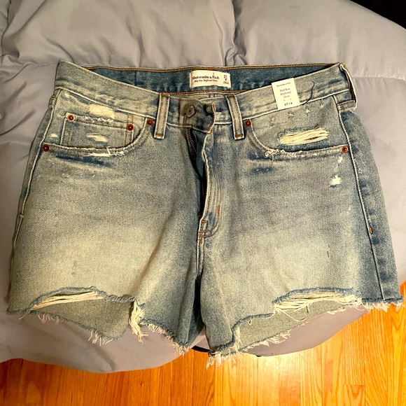 Abercrombie & Fitch Pants - Abercrombie denim boyfriend shorts